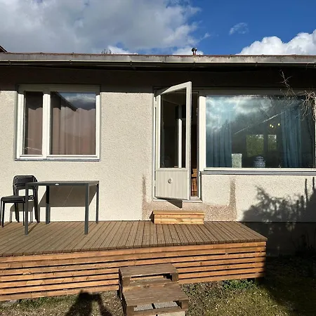 Vakantiehuis Cozy Independent House With Free Parking And 20 Mins To Center