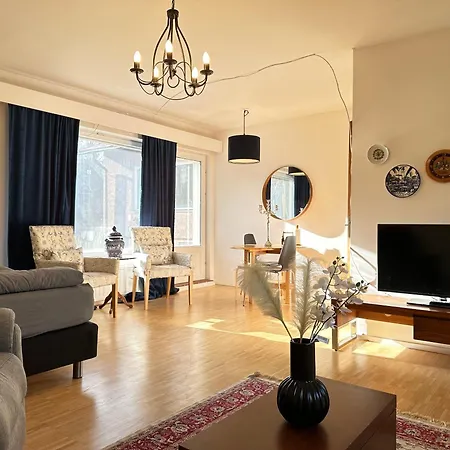 Cozy Independent House With Free Parking And 20 Mins To Center Vakantiehuis *